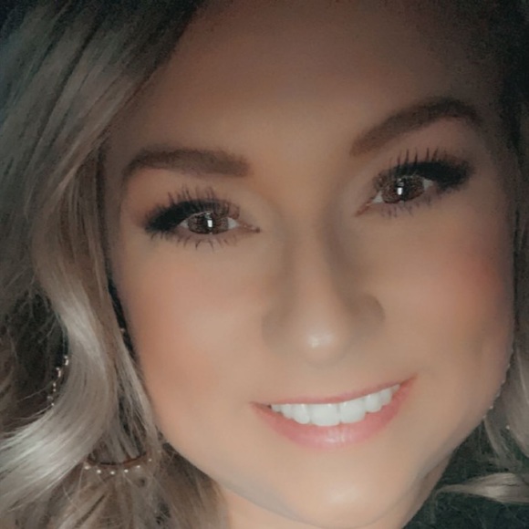 Meet your Posher, Kayla - Picture 1 of 1